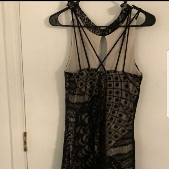 Black and nude dress - Picture 2 of 3